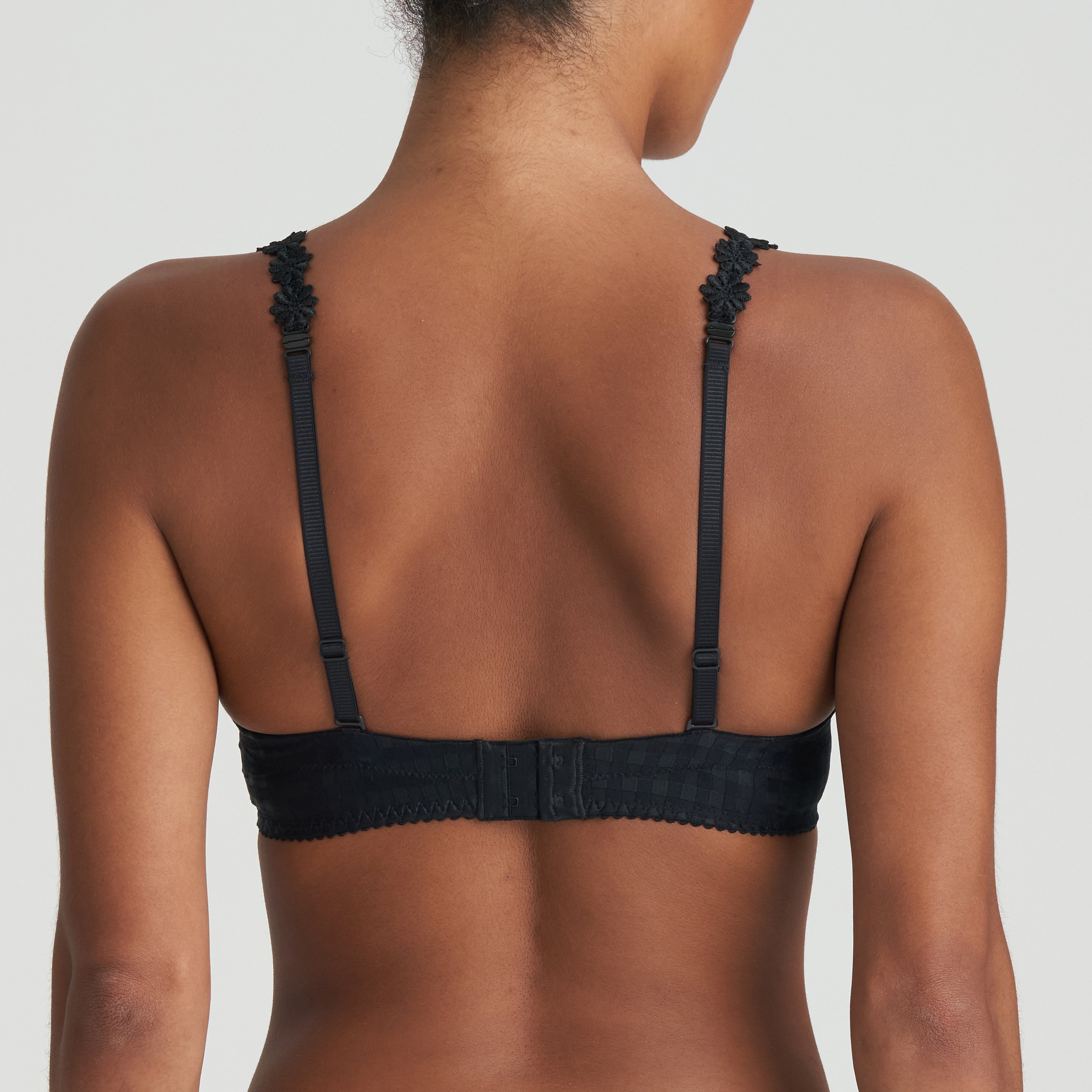 AVERO Unterlegter BH trägerlos