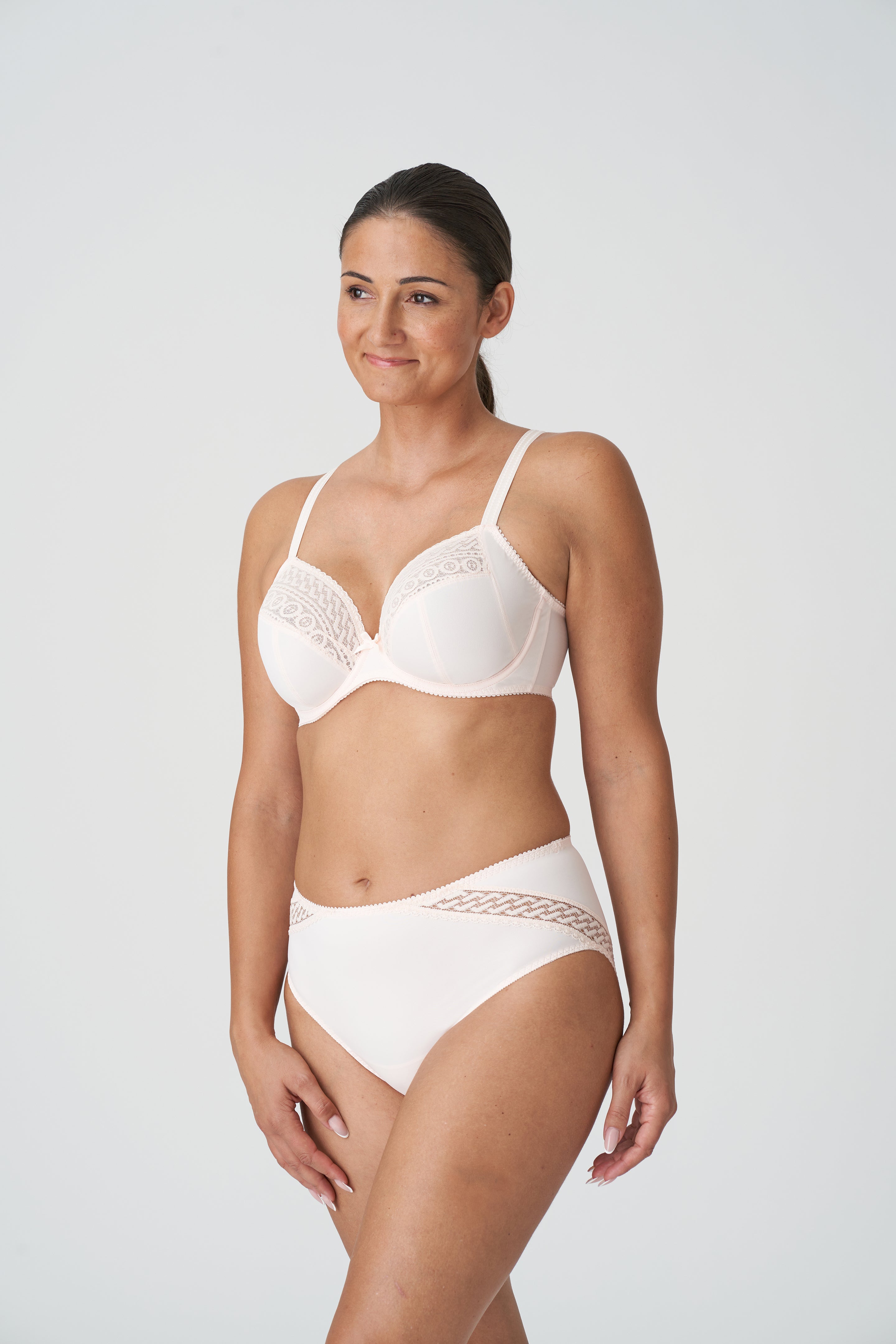 MONTARA Tiefdekolletierter BH