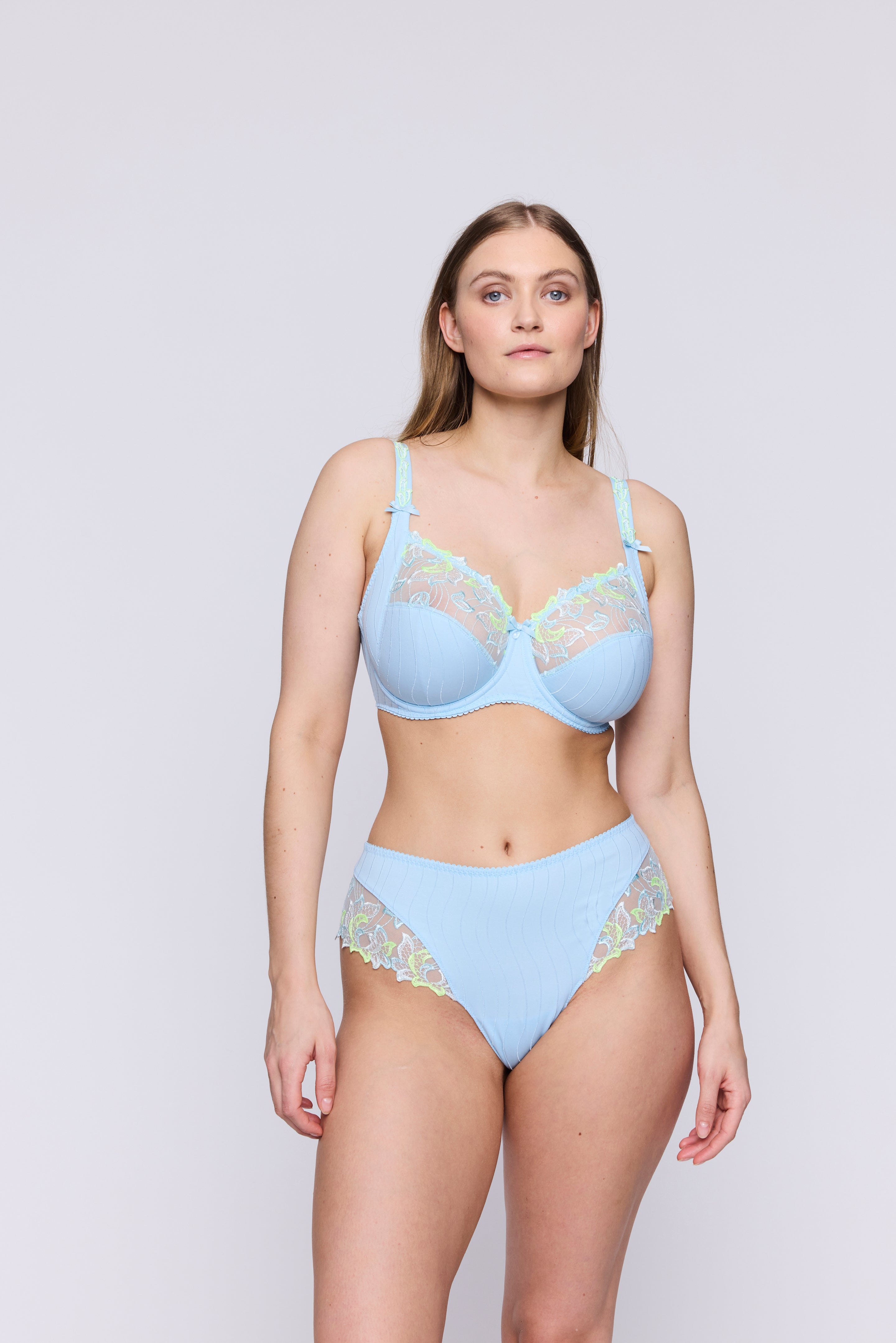 DEAUVILLE Luxus String